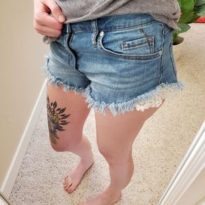 Jean shorts with lace